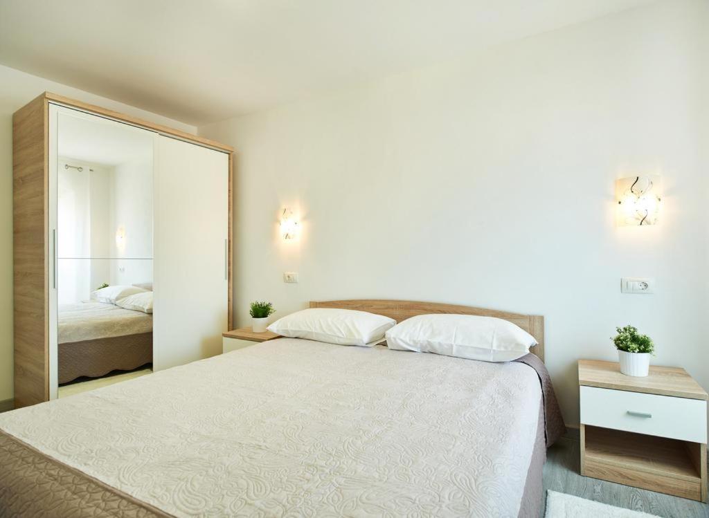 Roviv Apartments In The Old Town By Irundo Rovinj Exterior foto